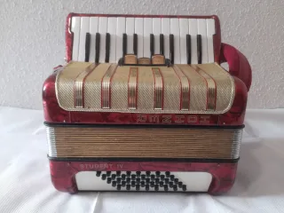 Acordeón Hohner Student IV 40 bajos