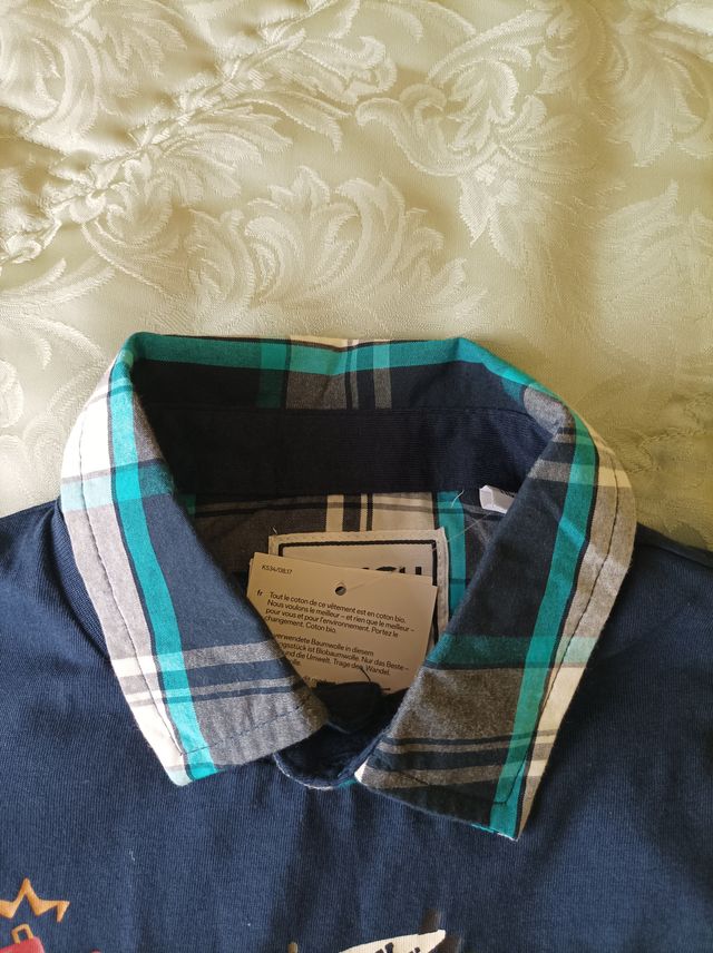 Camiseta niño cuello polo estampado coche