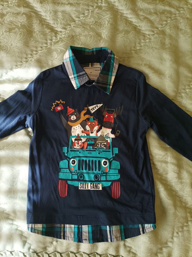 Camiseta niño cuello polo estampado coche