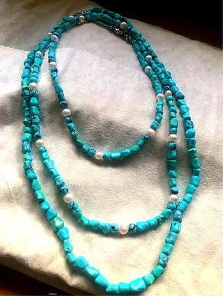 Collar de turquesas barrocas y perlas