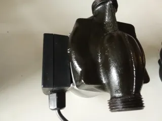 Bomba de agua Grundfos UPS 15-50 130