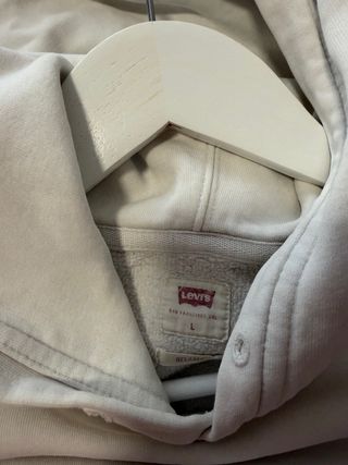 Sudadera Levi's Blanca con Logo Arcoíris