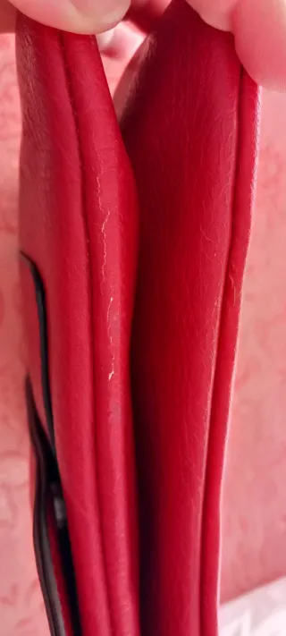 Bolso tipo sobre rojo