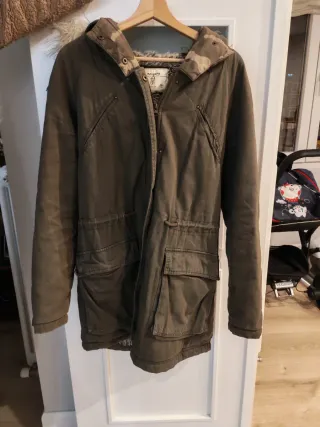 Abrigo invierno Pull&Bear verde militar