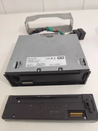 Magnifica Radio de Coche: Kenwood KDC-BT500U