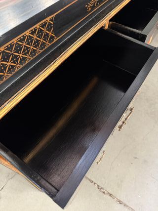 Vitrina antigua estilo oriental RESTAURADO