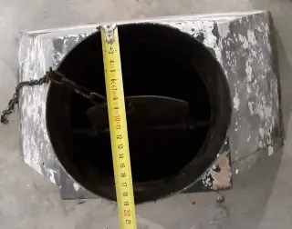 Campana metálica para chimenea o barbacoa.