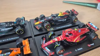 Lote 4 Coches F1 Mercedes Red Bull Ferrari Mclaren