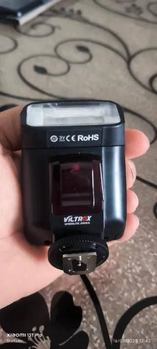 Viltrox JY610 II Speedlite Flash