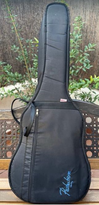 Guitarra Admira Carmen sin usar