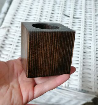 Portavelas artesanal de madera