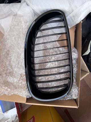 Rejillas BMW E60 Negro Brillo, nuevas a estrenar.
