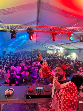 Servicio DJ, tecnico iluminacion, material eventos