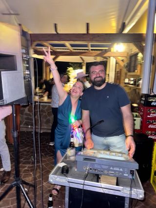 Servicio DJ, tecnico iluminacion, material eventos