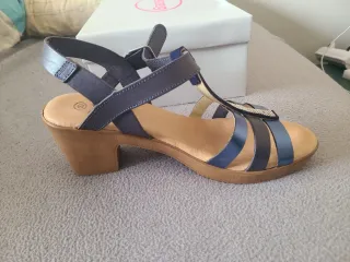 Sandalias Rodri Tiras Hebilla Tonos Azules