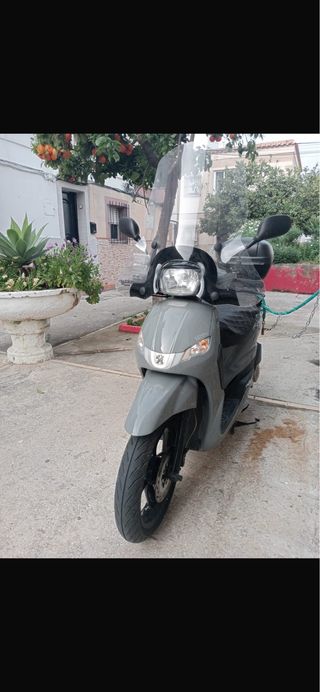 Peugeot Tweet 125 E5 Scooter 2991 km solo.