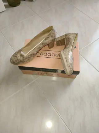 Zapatos de piel, tipo serpiente nuevos talla 39