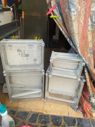 Cajas plásticas industriales 400V