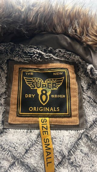 Chaleco Superdry con cuello de pelo