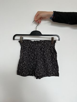 Pantalones cortos de lunares talla 7-8 años