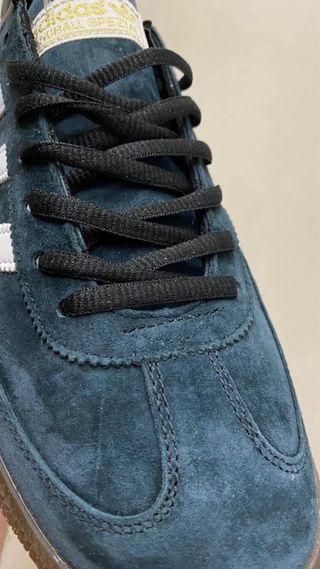 Adidas Spezial Azul Marino y Blanco