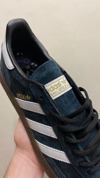 Adidas Spezial Azul Marino y Blanco