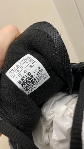 Adidas Spezial Azul Marino y Blanco