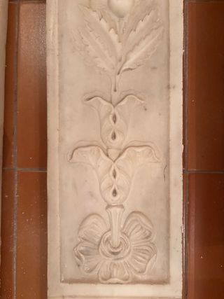 Chimenea antigua mármol y hierro forjado