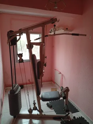 Equipo de gimnasio multifunción