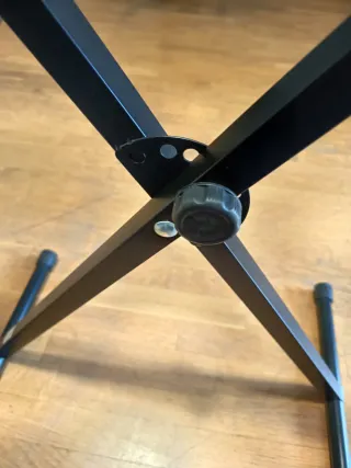 Soporte Teclado Metálico Plegable X