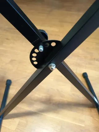 Soporte Teclado Metálico Plegable X