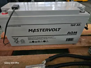 Kit Inversor, Cargador y Batería Mastervolt