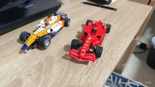 Scalextric C3 Pit Box + 3 coches extra