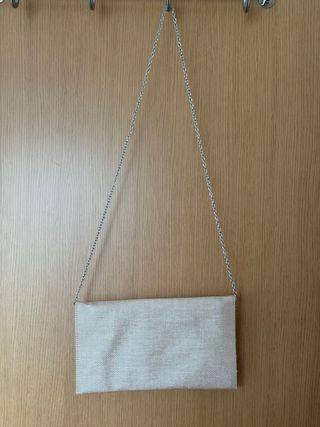 Bolso clutch de mano color beige sin estrenar