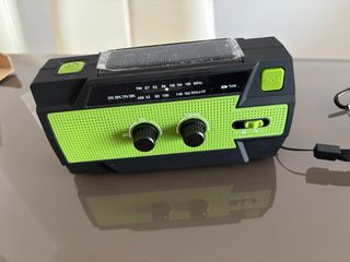 Radio de Emergencia Solar AM/FM