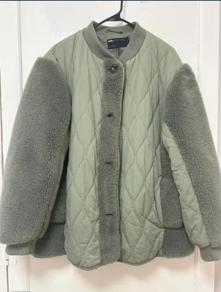 Chaqueta ASOS acolchada con borreguito