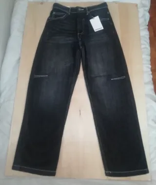 Pantalón Baggy Bershka talla 34