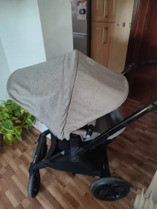 Cochecito Bebé Jane Gris ( capazo y silla)