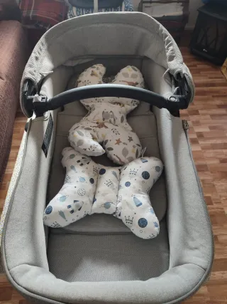 Cochecito Bebé Jane Gris ( capazo y silla)