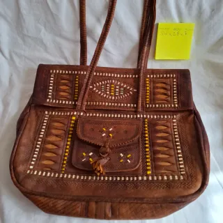 Bolso hecho a mano en piel