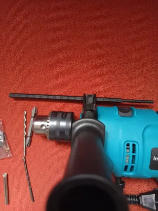 Taladro Percutor 220V con Accesorios