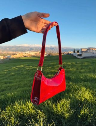 Bolso de hombro charol brillante rojo