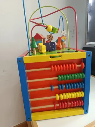Cubo de madera educativo