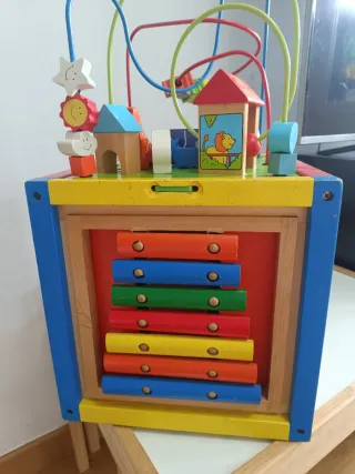 Cubo de madera educativo