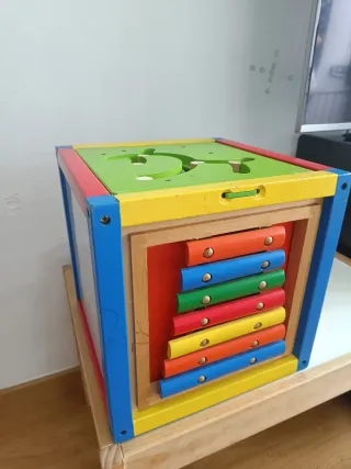Cubo de madera educativo