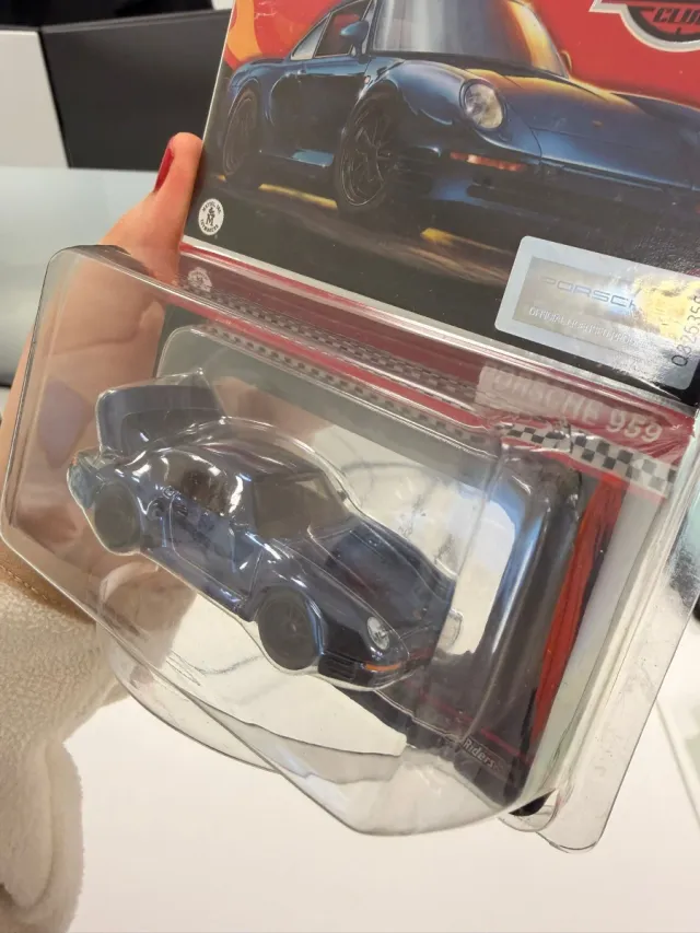 Hot Wheels Porsche 959 Red Line Club
