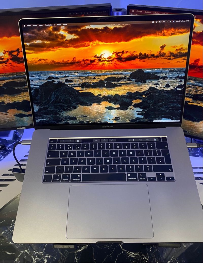 MacBook Pro/ 16GB RAM/500GB SSD/ 2019 16”