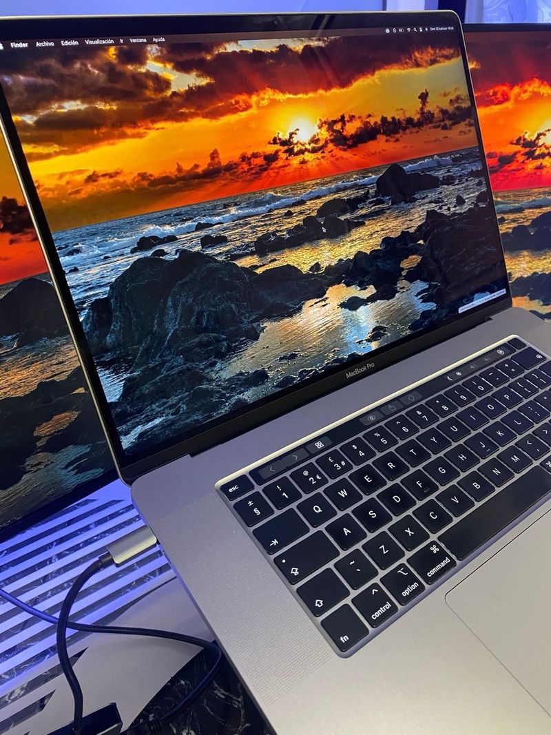 MacBook Pro/ 16GB RAM/500GB SSD/ 2019 16” afbeelding 9