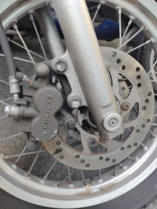 Suzuki Van Van Azul/Rojo/Blanco