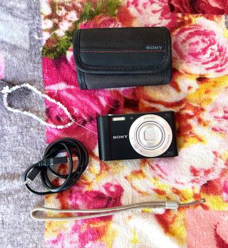 Fotocamera Sony DSC-W810 20 megapixel nera